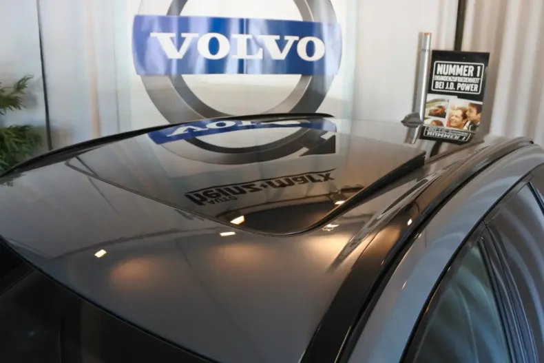 Volvo XC60 din 2023 cu 8.300 km - oferta VOL125829 - foto 23