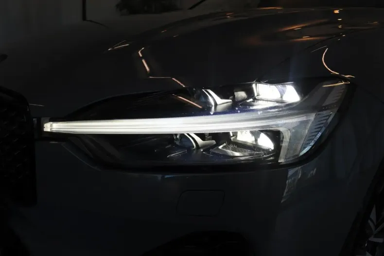 Volvo XC60 din 2023 cu 8.300 km - oferta VOL125829 - foto 28