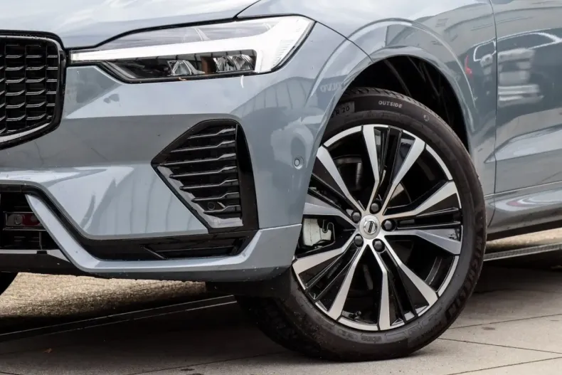 Volvo XC60 din 2023 cu 5.300 km - oferta VOL125839 - foto 3