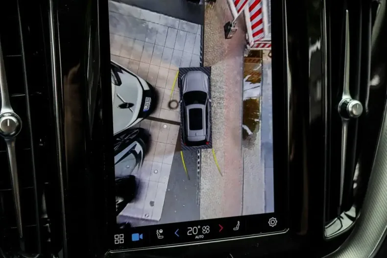 Volvo XC60 din 2023 cu 5.300 km - oferta VOL125839 - foto 8