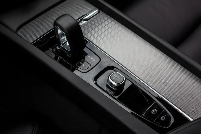 Volvo XC60 din 2023 cu 5.300 km - oferta VOL125839 - foto 10