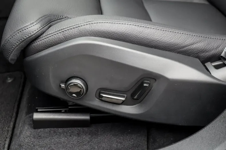 Volvo XC60 din 2023 cu 5.300 km - oferta VOL125839 - foto 11