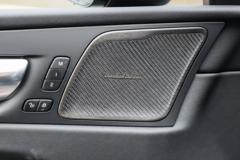 Volvo XC60 din 2023 cu 5.300 km - oferta VOL125839 - foto 12