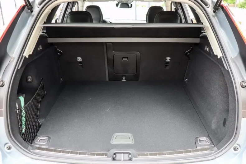 Volvo XC60 din 2023 cu 5.300 km - oferta VOL125839 - foto 14