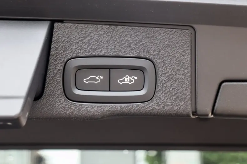 Volvo XC60 din 2023 cu 5.300 km - oferta VOL125839 - foto 15