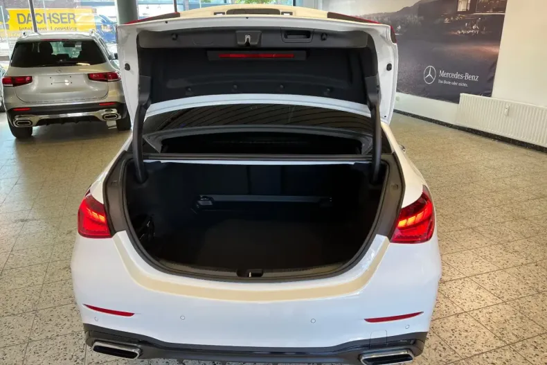 Mercedes-Benz C 300 din 2022 cu 10.400 km - oferta MER125845 - foto 19