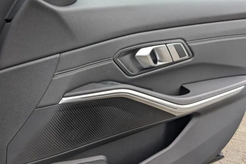 BMW 320 din 2021 cu 82.943 km - oferta BMW125847 - foto 18