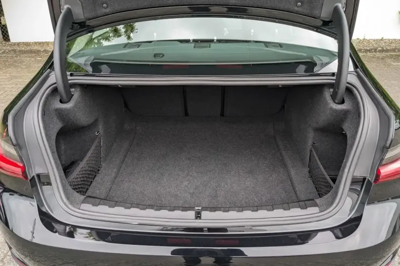 BMW 320 din 2021 cu 82.943 km - oferta BMW125847 - foto 19