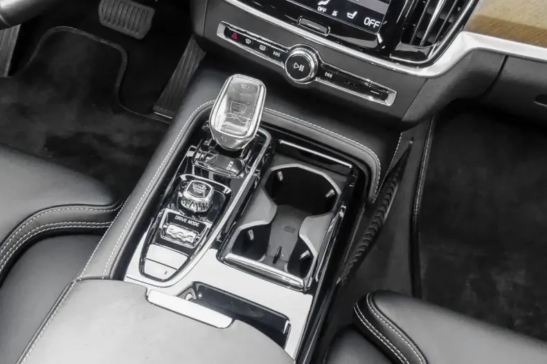 Volvo S90 din 2020 cu 41.400 km - oferta VOL125854 - foto 11