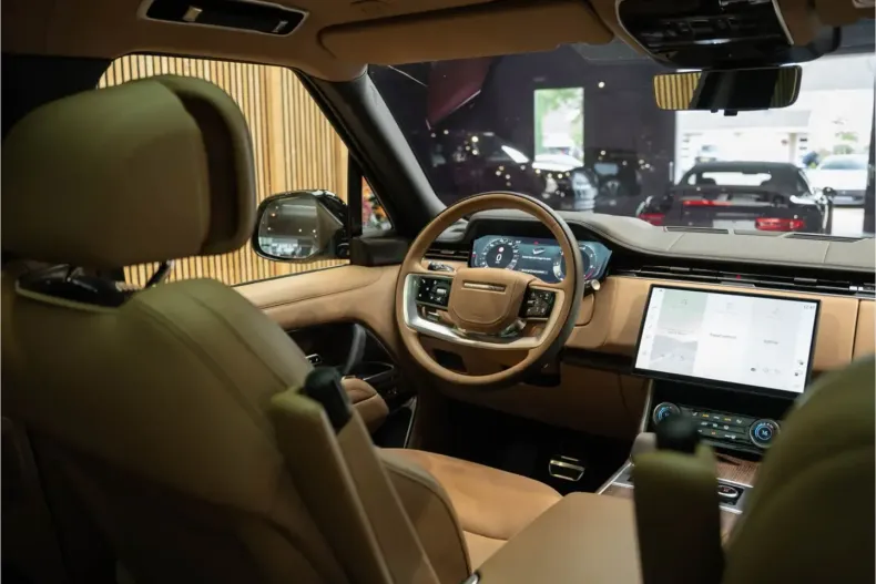 Land Rover Range Rover din 2023 cu 27.354 km - oferta LAN125866 - foto 9