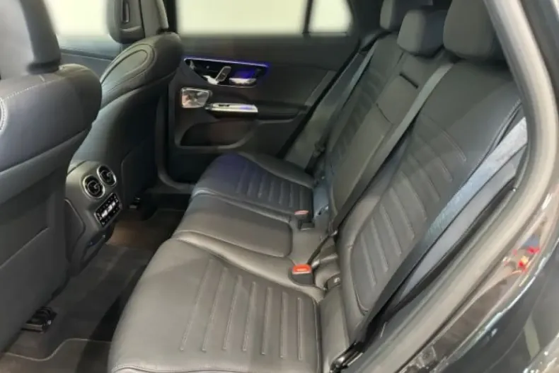 Mercedes-Benz GLC 200 din 2023 cu 8.187 km - oferta MER125868 - foto 9