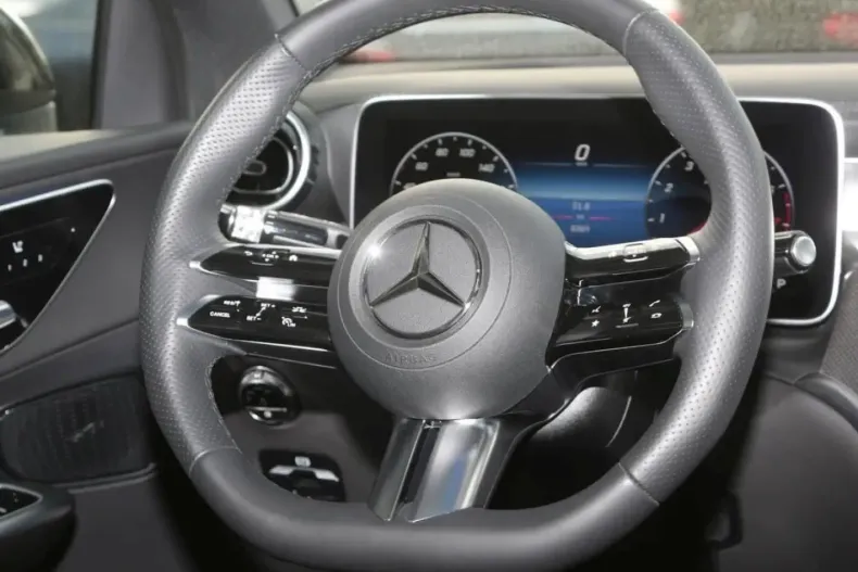 Mercedes-Benz GLC 200 din 2023 cu 8.150 km - oferta MER125869 - foto 7