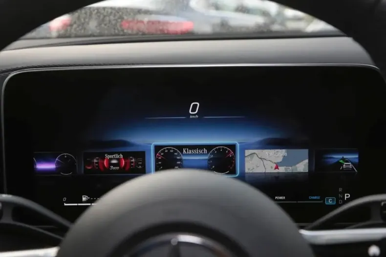 Mercedes-Benz GLC 200 din 2023 cu 8.150 km - oferta MER125869 - foto 11