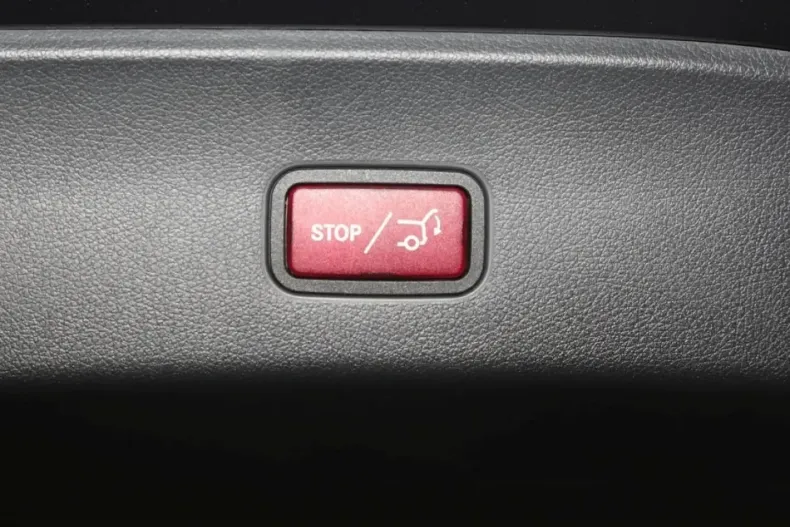 Mercedes-Benz GLC 200 din 2023 cu 8.150 km - oferta MER125869 - foto 23