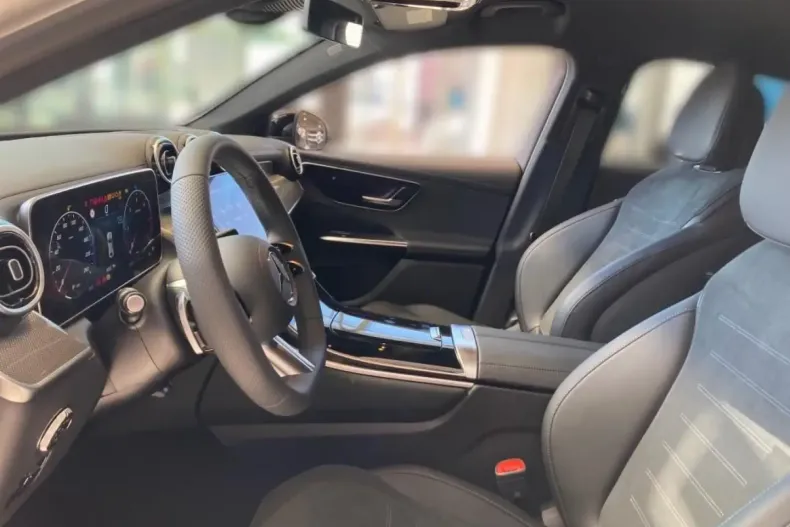 Mercedes-Benz GLC 220 din 2023 cu 13.397 km - oferta MER125871 - foto 10