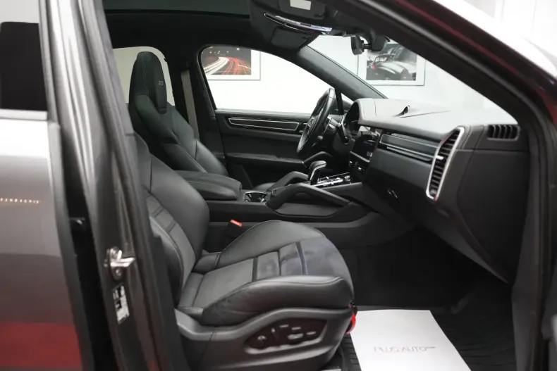 Porsche Cayenne din 2022 cu 52.690 km - oferta POR125879 - foto 23