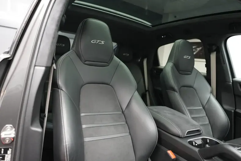 Porsche Cayenne din 2022 cu 52.690 km - oferta POR125879 - foto 24