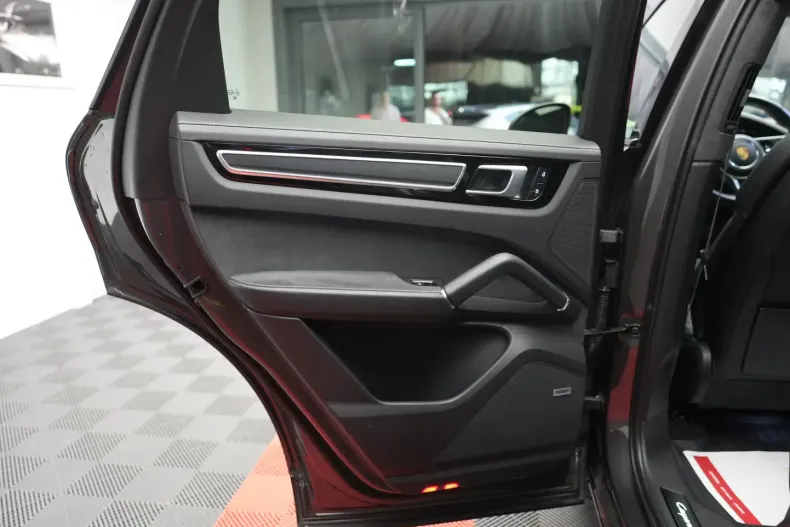 Porsche Cayenne din 2022 cu 52.690 km - oferta POR125879 - foto 25