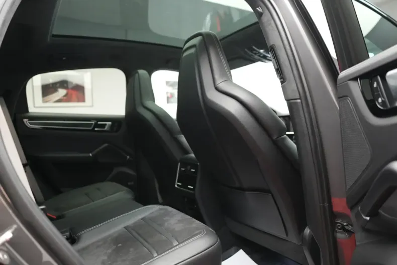 Porsche Cayenne din 2022 cu 52.690 km - oferta POR125879 - foto 27