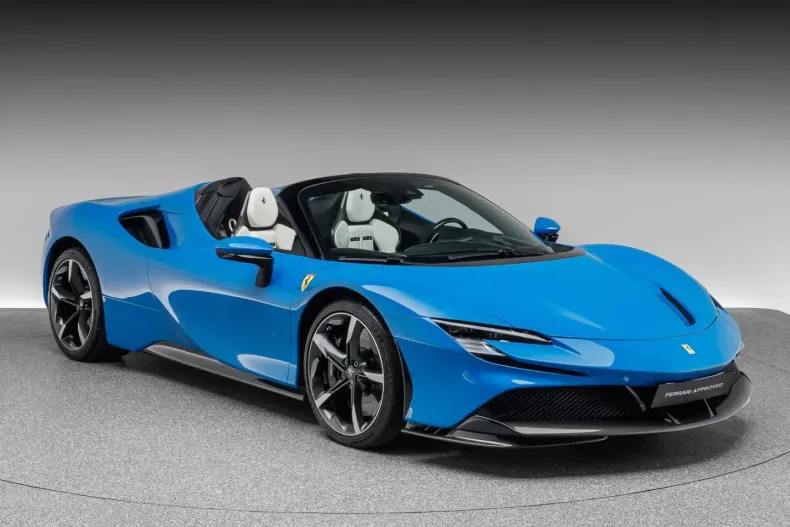 Ferrari SF90 din 2023 cu 3.900 km - oferta FER125884 - foto 1