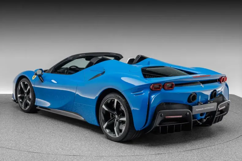 Ferrari SF90 din 2023 cu 3.900 km - oferta FER125884 - foto 3