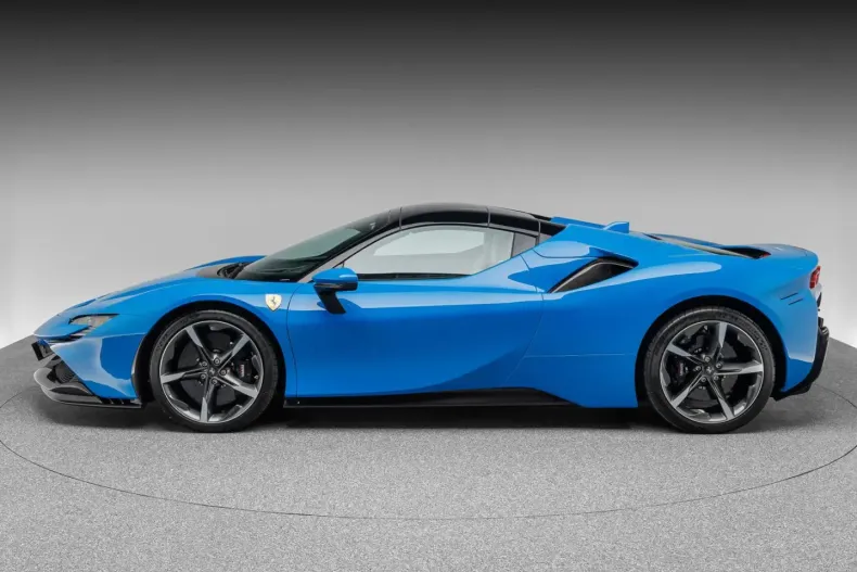 Ferrari SF90 din 2023 cu 3.900 km - oferta FER125884 - foto 10