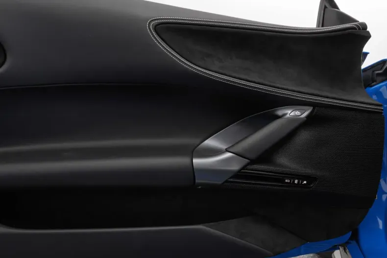 Ferrari SF90 din 2023 cu 3.900 km - oferta FER125884 - foto 21