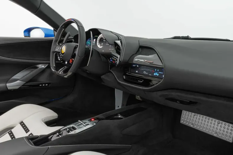 Ferrari SF90 din 2023 cu 3.900 km - oferta FER125884 - foto 23