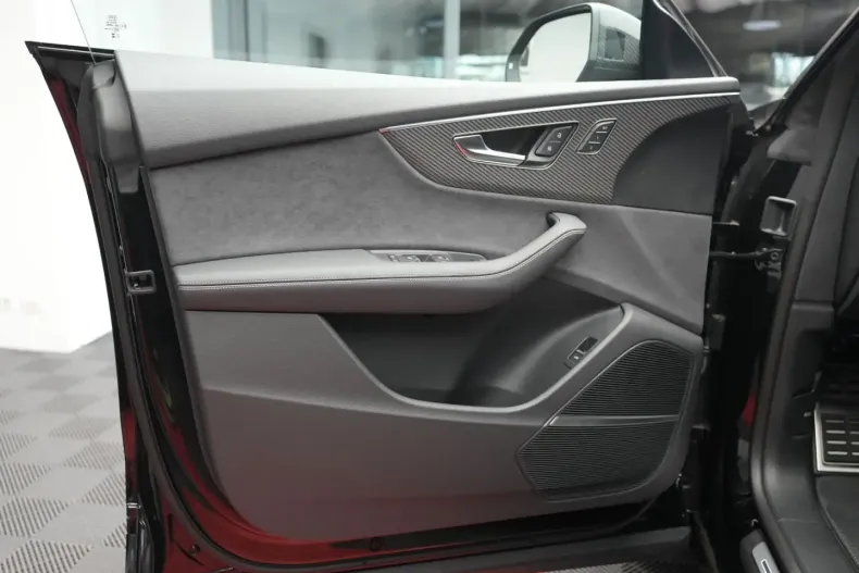 Audi Q8 din 2024 cu 5.500 km - oferta AUD125887 - foto 5