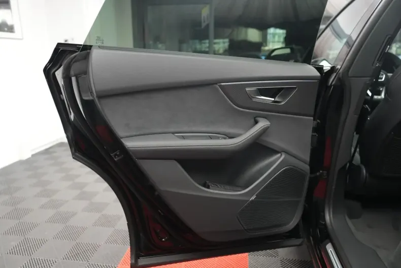 Audi Q8 din 2024 cu 5.500 km - oferta AUD125887 - foto 13