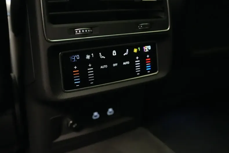 Audi Q8 din 2024 cu 5.500 km - oferta AUD125887 - foto 25