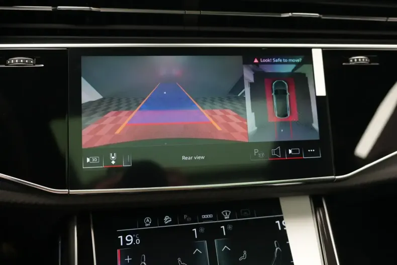 Audi Q8 din 2024 cu 5.500 km - oferta AUD125887 - foto 28