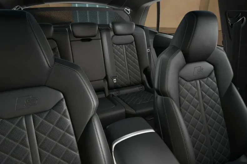 Audi Q8 din 2023 cu 15.963 km - oferta AUD125894 - foto 5