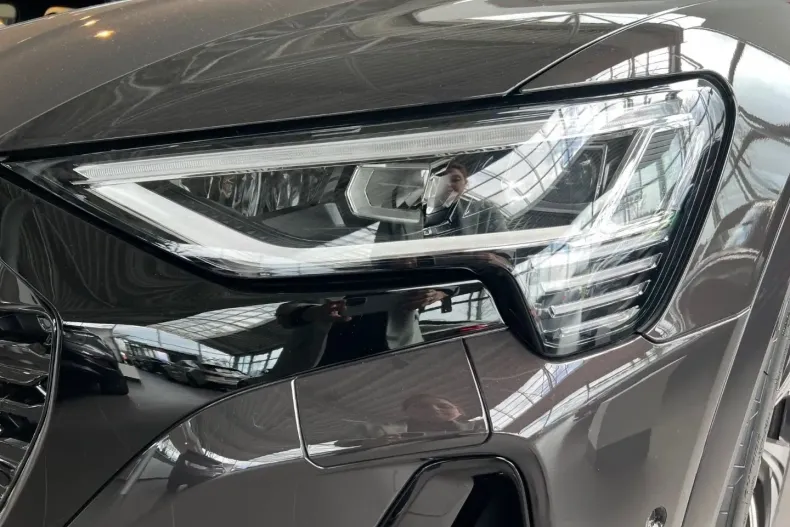 Audi Q8 e-tron din 2023 cu 41.000 km - oferta AUD125895 - foto 3