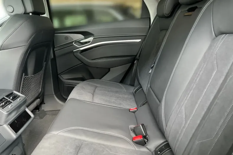 Audi Q8 e-tron din 2023 cu 41.000 km - oferta AUD125895 - foto 8