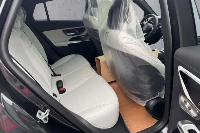 Mercedes-Benz GLC 300 din 2024 cu 100 km - oferta MER125899 - foto 10