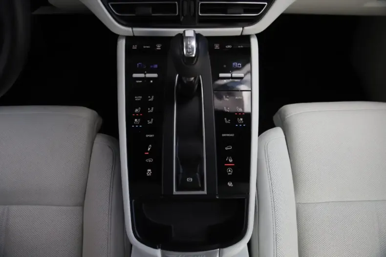 Porsche Macan din 2022 cu 26.300 km - oferta POR125901 - foto 12