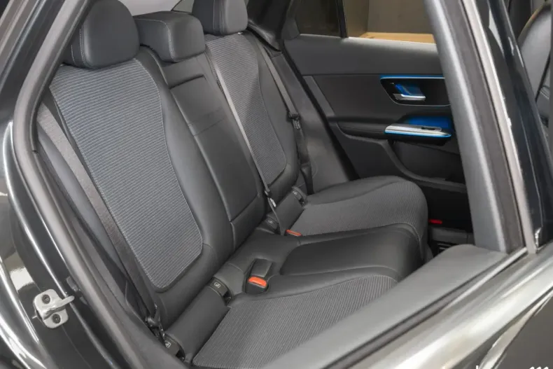 Mercedes-Benz GLC 200 din 2022 cu 11.871 km - oferta MER125914 - foto 14