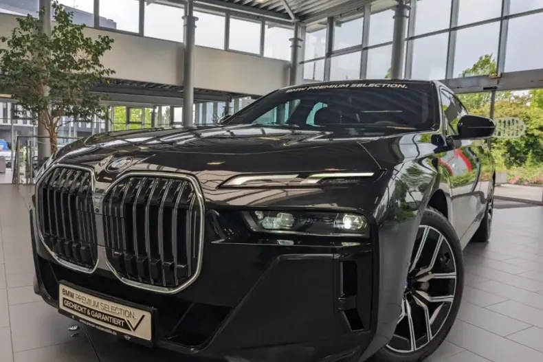 BMW 740 din 2023 cu 26.446 km - oferta BMW125917 - foto 1