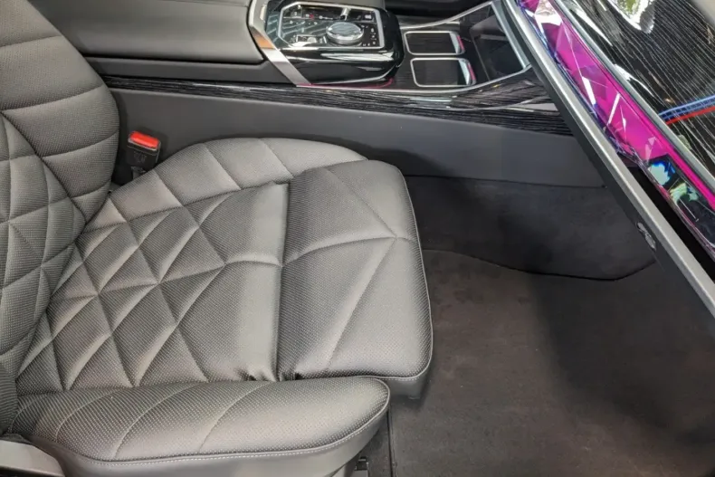 BMW 740 din 2023 cu 26.446 km - oferta BMW125917 - foto 15