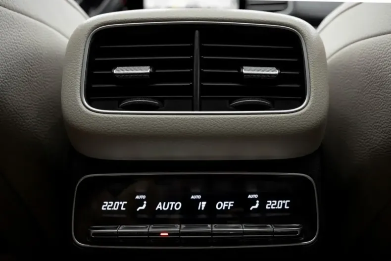 Mercedes-Benz GLE 400 din 2023 cu 9.800 km - oferta MER125918 - foto 14