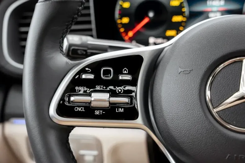 Mercedes-Benz GLE 400 din 2023 cu 9.800 km - oferta MER125918 - foto 24