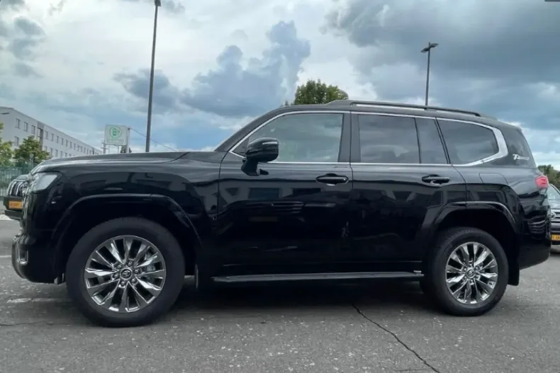 Toyota Land Cruiser din 2024 cu 10 km - oferta TOY125919 - foto 2