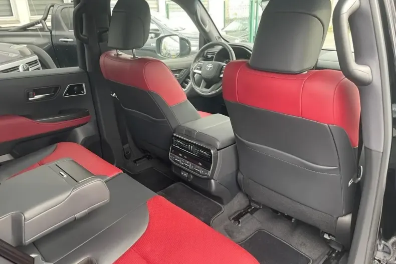 Toyota Land Cruiser din 2024 cu 10 km - oferta TOY125919 - foto 22