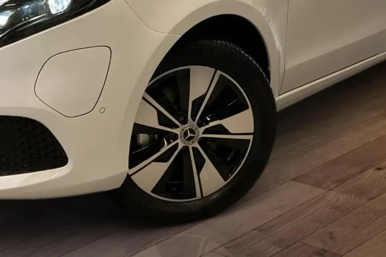 Mercedes-Benz EQV din 2023 cu 13.500 km - oferta MER125921 - foto 2