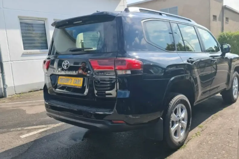 Toyota Land Cruiser din 2023 cu 10 km - oferta TOY125922 - foto 2