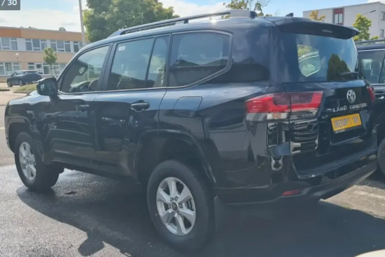 Toyota Land Cruiser din 2023 cu 10 km - oferta TOY125922 - foto 3