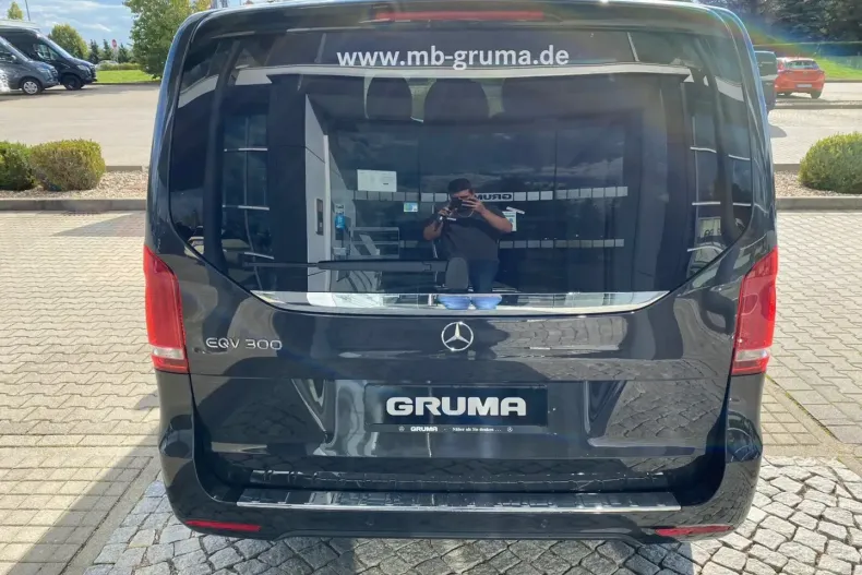 Mercedes-Benz EQV din 2022 cu 14.075 km - oferta MER125924 - foto 6