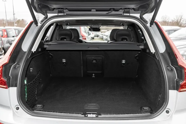 Volvo XC60 din 2023 cu 26.160 km - oferta VOL125925 - foto 18