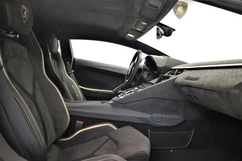 Lamborghini Aventador din 2022 cu 1.800 km - oferta LAM125926 - foto 6